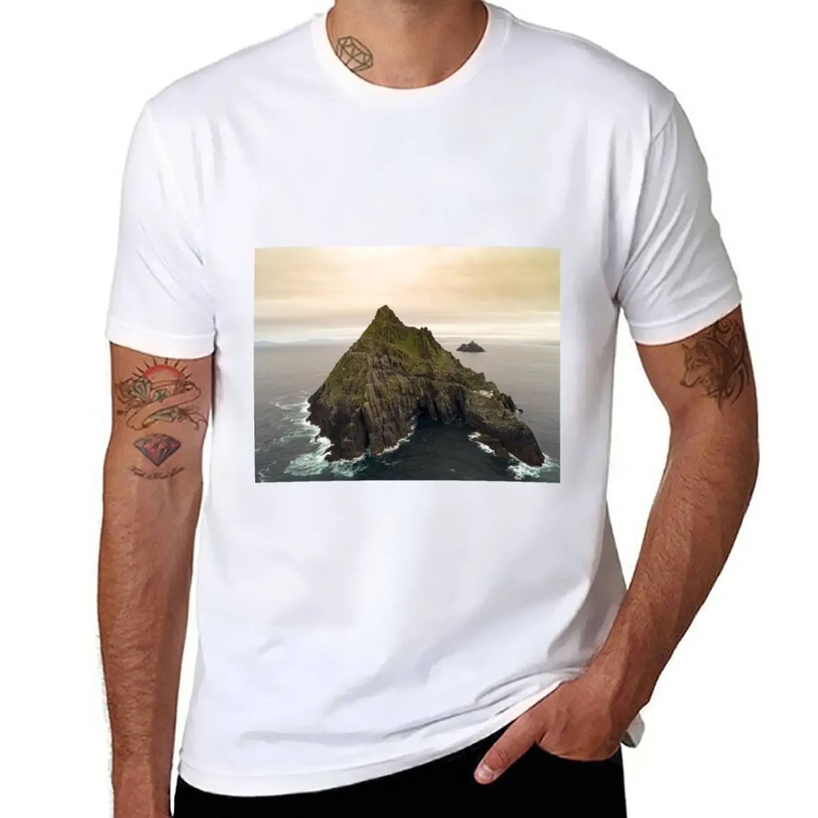 

Футболка с изображением персонажа из мультфильма «скелиг Майкл 7»