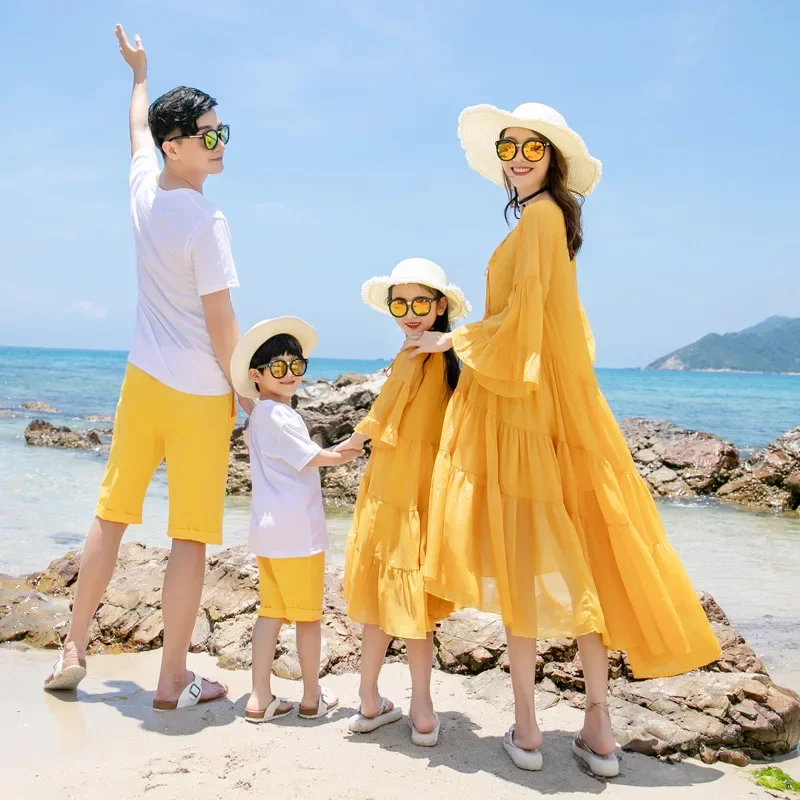 

Family Matching Outfits Mum Daughter Dresses Summer Beach Dad Son T-shirt $Shorts Family Look Holiday Couple Outfits Seaside