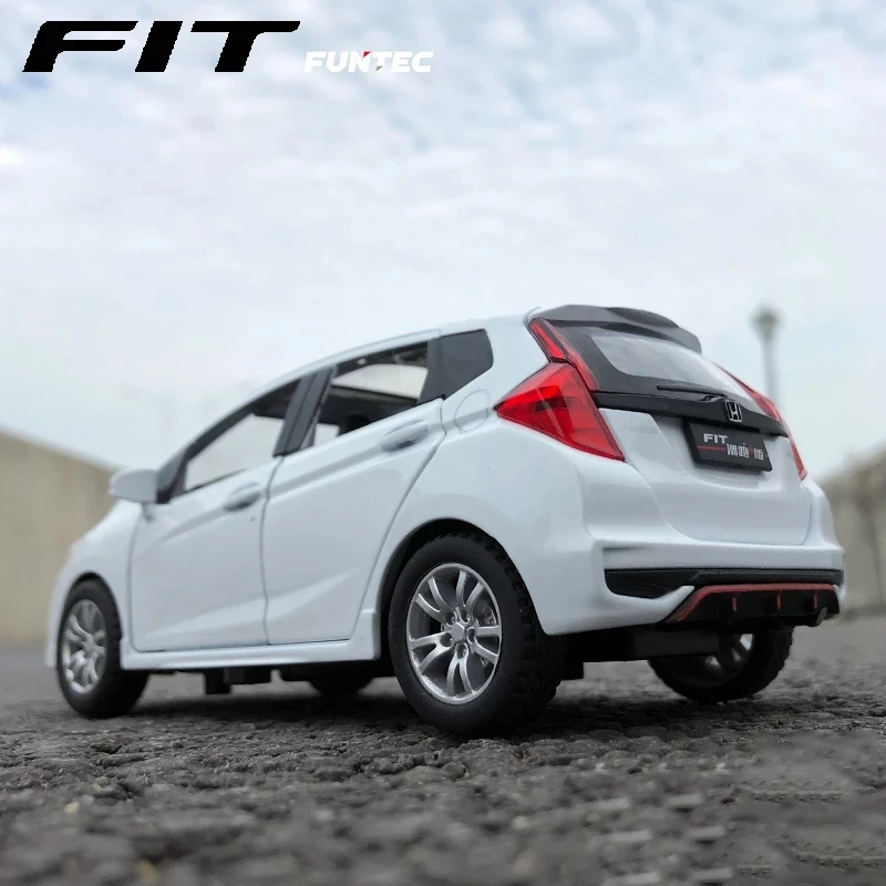 Новая модель литая игрушечная машинка 1:32 из сплава HONDA FIT миниатюрная шкала