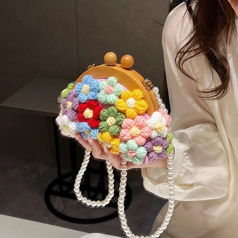 

Mini Shell Bags for Women 2023 Trend Fashion Woven Flower Crossbody Bags Party Pearl Chain Trend Purse Cute Female Shoulder Bag