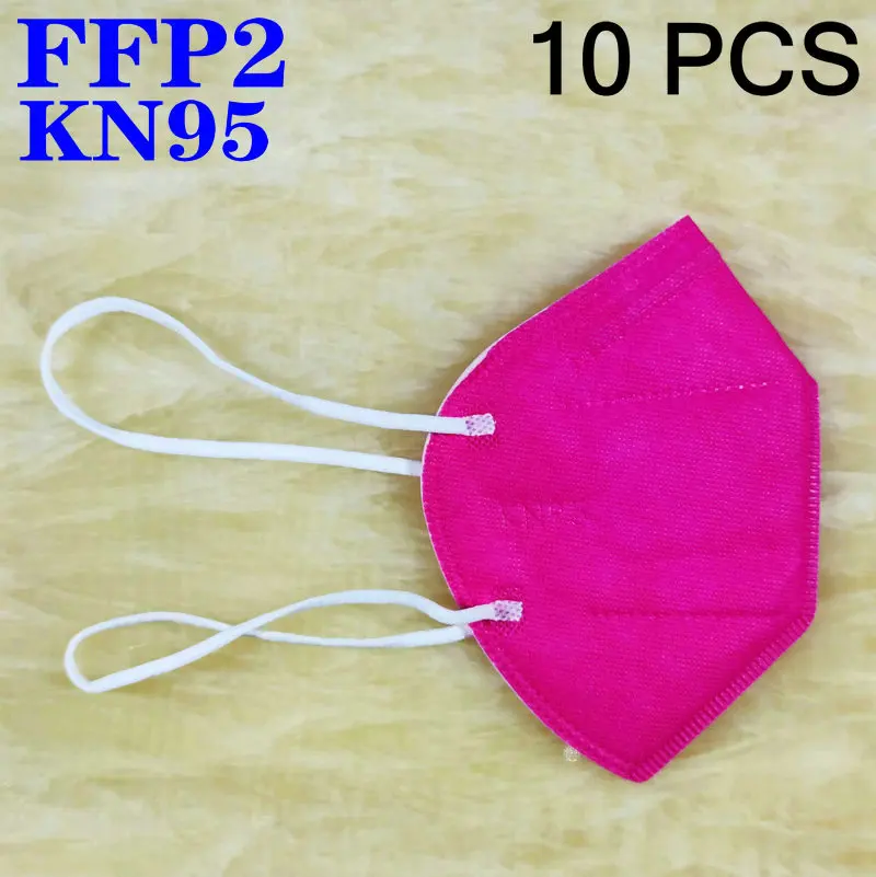 Détail des attaches élastiques blanches d'un masque de protection respiratoire.