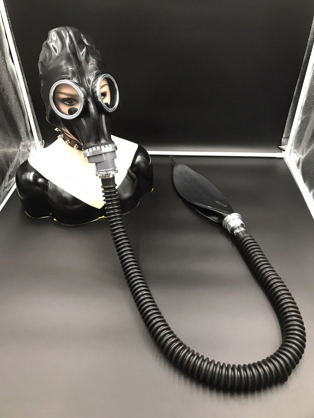 WomensAllInclusiveFetishGasBreathingMaskBagSetLatexsealup