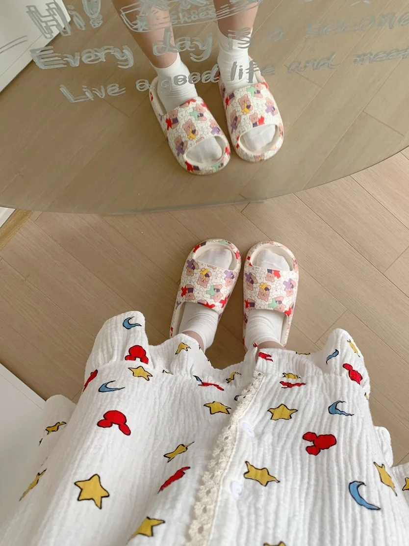 

Man Women Slipper Cute Little Bear Graffiti Student Home Slippers Summer Non Slip EVA Shower Cool Slippers Female