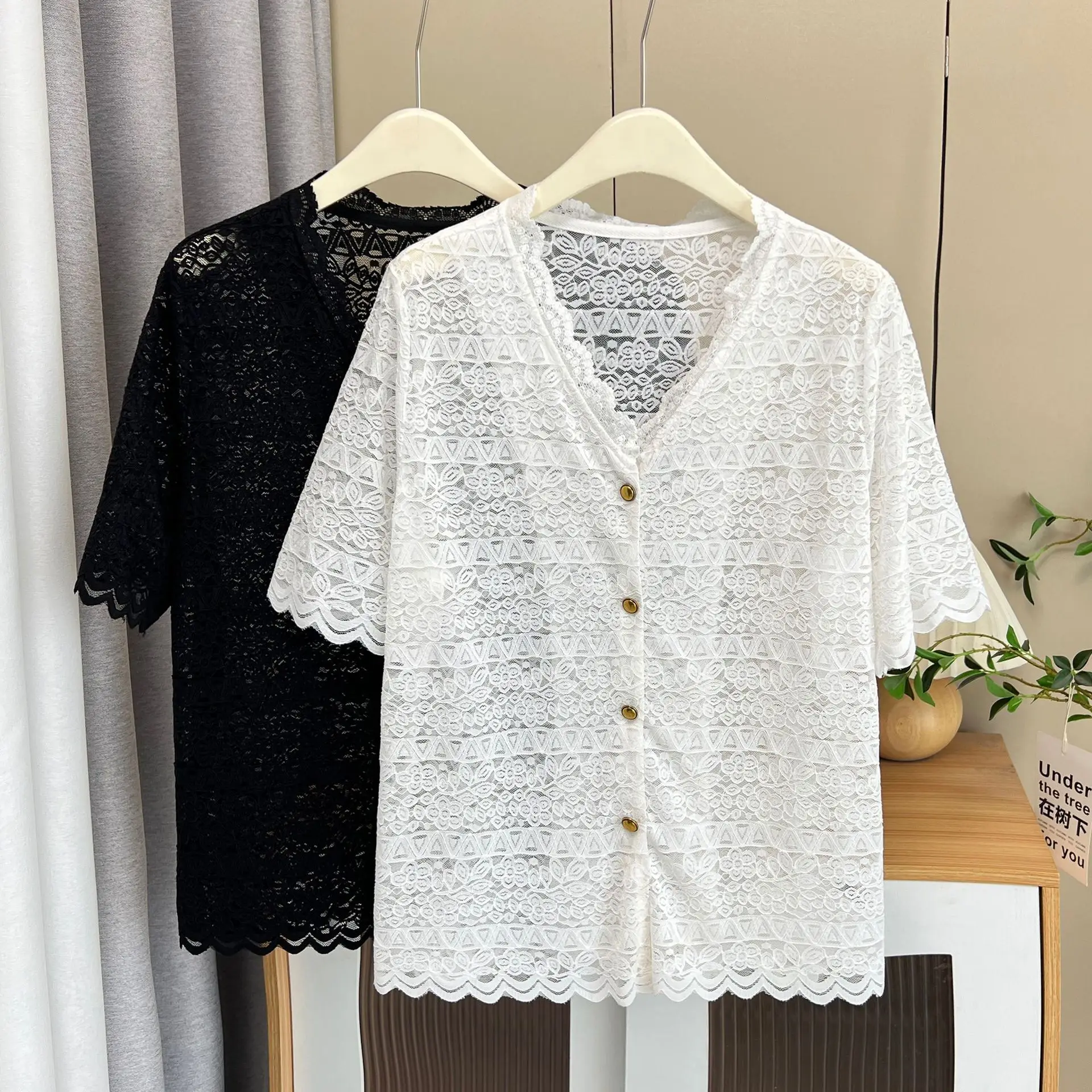 100KG Summer Blouses New Stylish And Elegant V-neck Lace Short Sleeved Plus Size Women's air-conditioned Shirt 2510