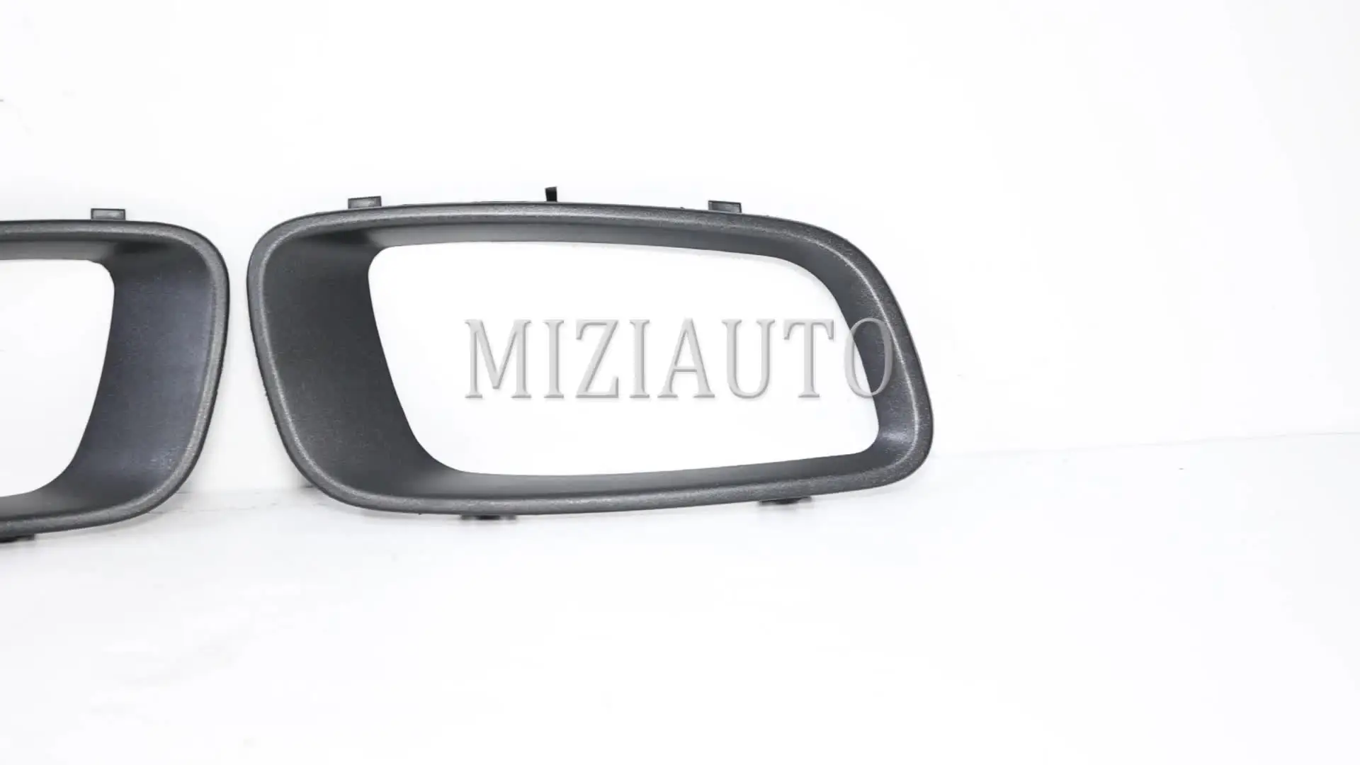 車のフロントフォグランプカバーフレーム三菱パジェロモンテロ 2000