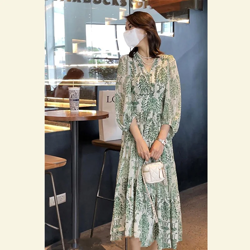 

2023 Summer Sanya Beach Resort High end Exquisite and Beautiful Royal Sister Temperament Goddess Style Green Dress