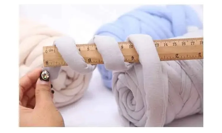 Description Picture 3 of item1KG Thick Super Bulky Chunky Yarn for Hand Knitting Crochet Soft Big Cotton DIY Arm Knitting Roving Spinning Yarn for Blanket