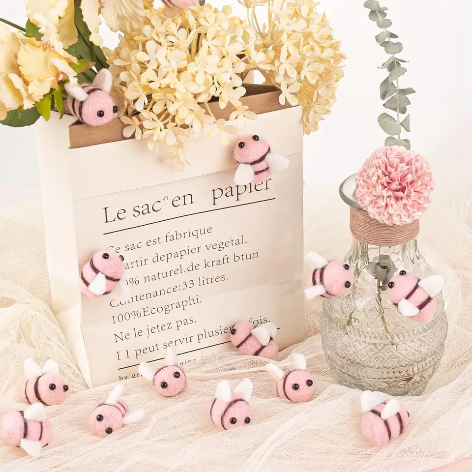 Suartus Lot De 50 Mini Abeilles En Feutre De Laine Pour Travaux Manuels