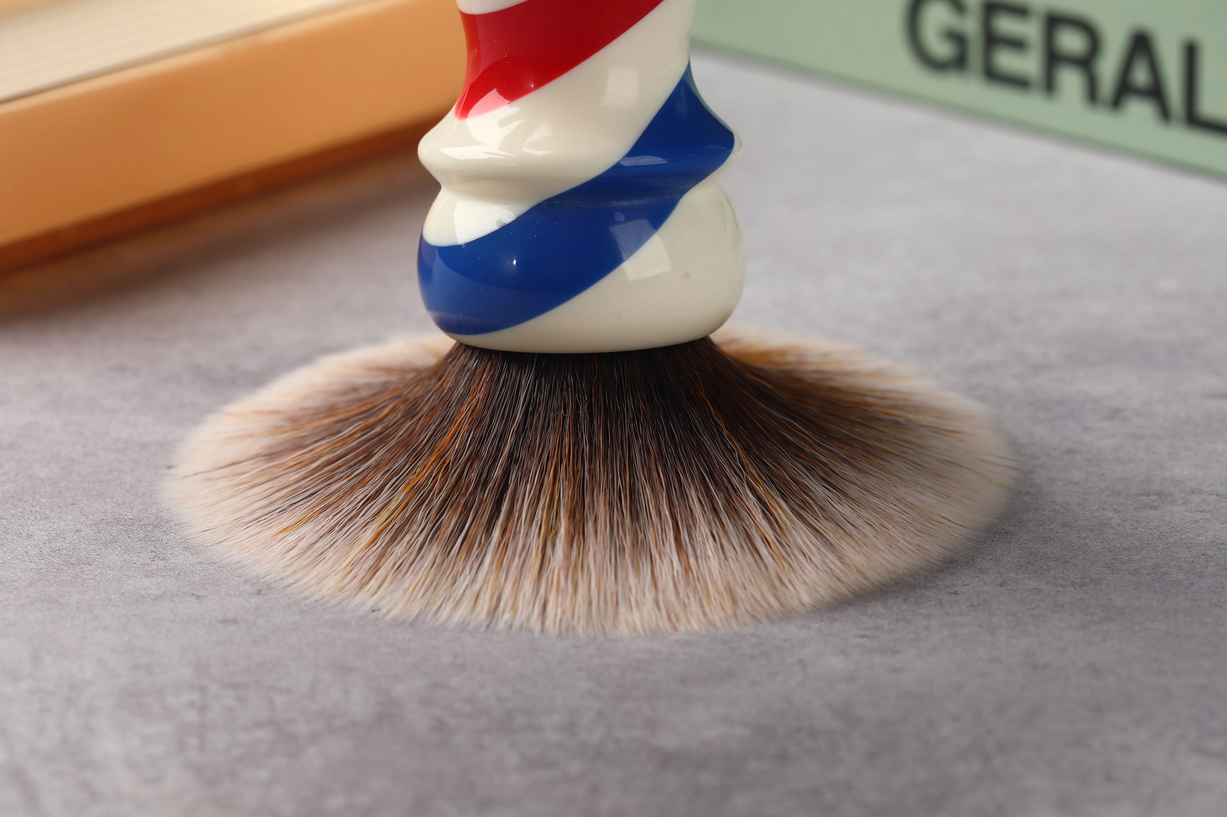 Yaqi Nassrasierpinsel Yaqi New Barber Pole Style 24mm Mew Brown Synthetischer Rasierpinsel – Detail 8
