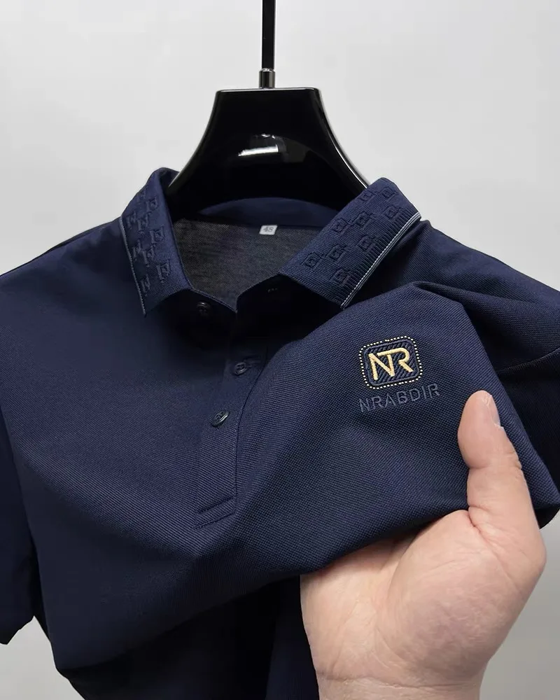 

Роскошные Марка рубашки Polo мужская вышивка шелк с короткими рукавами гладкий комфортабельный верхний летний алфавит жаккардовый Перевернутый воротник отдыха футболка