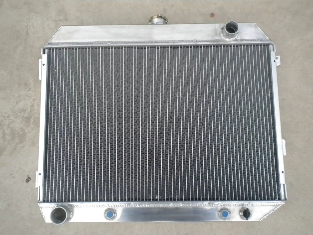 

3-рядный алюминиевый радиатор для 1968-1974 Dodge Mopar Coronet Challenger/Plymouth Satellite Belvedere, 26 дюймов широкий сердечник