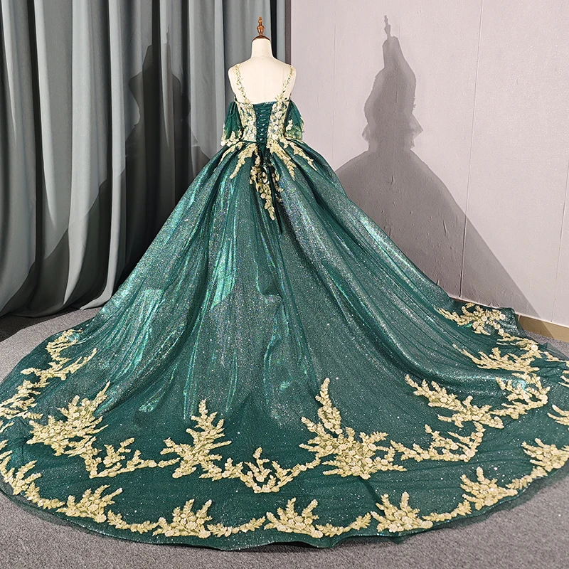 Рисунок 2 - Бальное платье с блестками на тонких