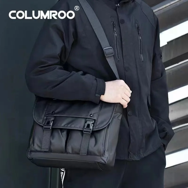 2023 New Men's Crossbody Bag Business Commuter Simple Postman Bag Anti Splashing Retro Workwear Style Shoulder Bag