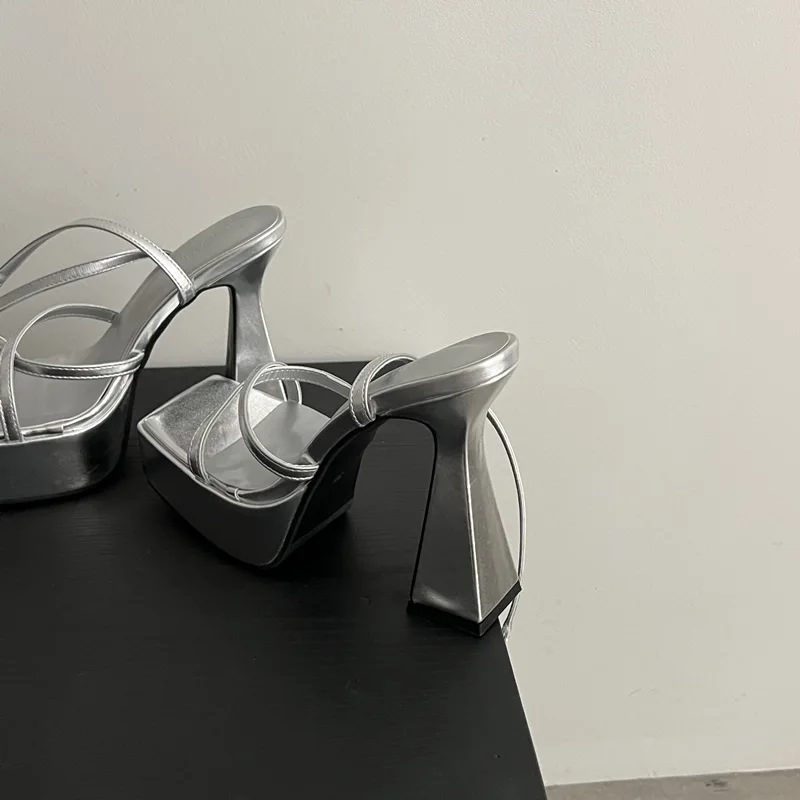 Рисунок 6 - Женские туфли из ПУ кожи