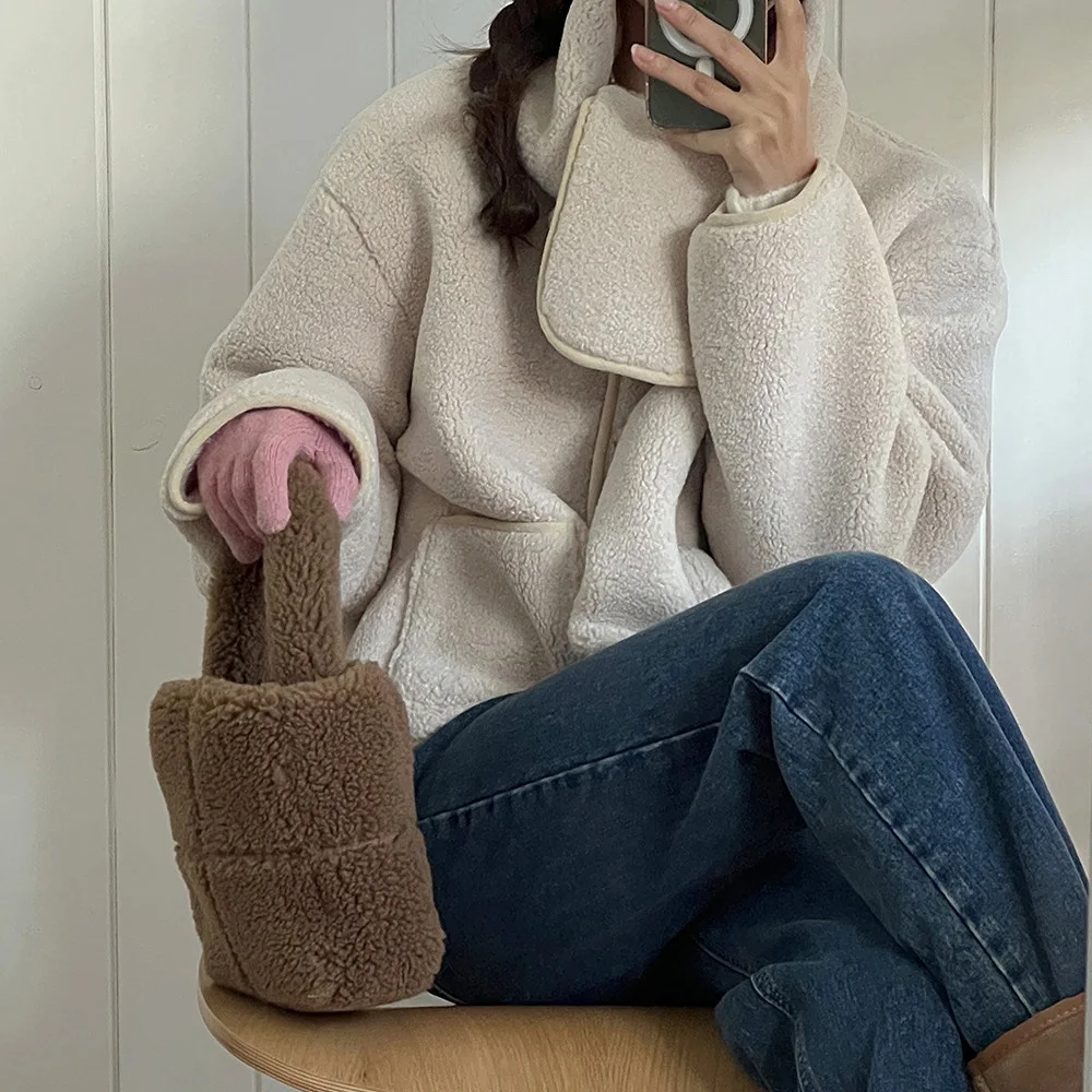 Korean Fashion Sweet Girls Soft Coat Round Neck with Scalf Horn Buttons Pockets Short Cut Berber Fleece Coats for Women