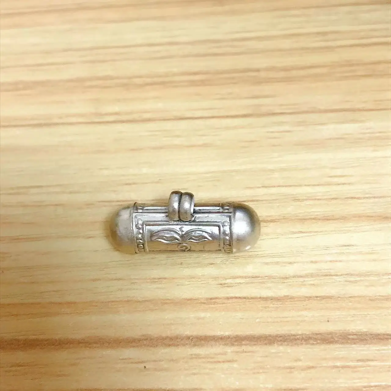 SL000 Nepalese Tibetan 925 sterling silver Prayer box Nepal lovely cylinder amulets OM & Buddha Eye GAU pendant