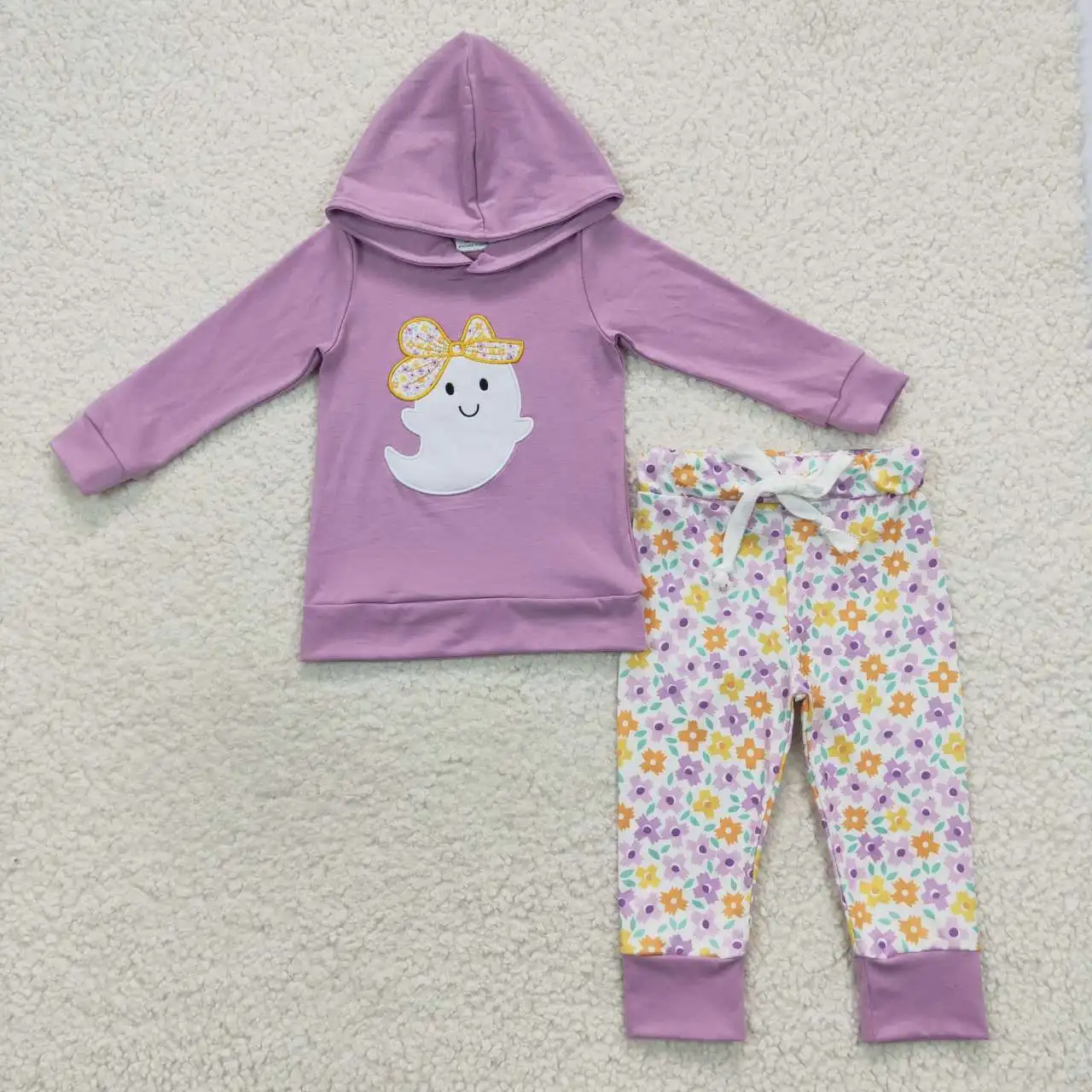 

2 023 Новинка стильная детская одежда для Хэллоуина с вышивкой фиолетовый комплект с капюшоном для малышей бутиковый Цветочный наряд для малышей