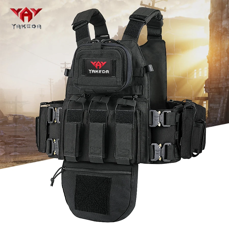 Tactical Vest with Metal Buckles and Accessory Bags for Hunting