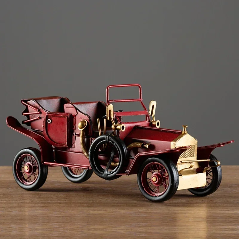レトロなオールドカー　オブジェ Amazon.com: Metal Antique Vintage Car Model QBOSO