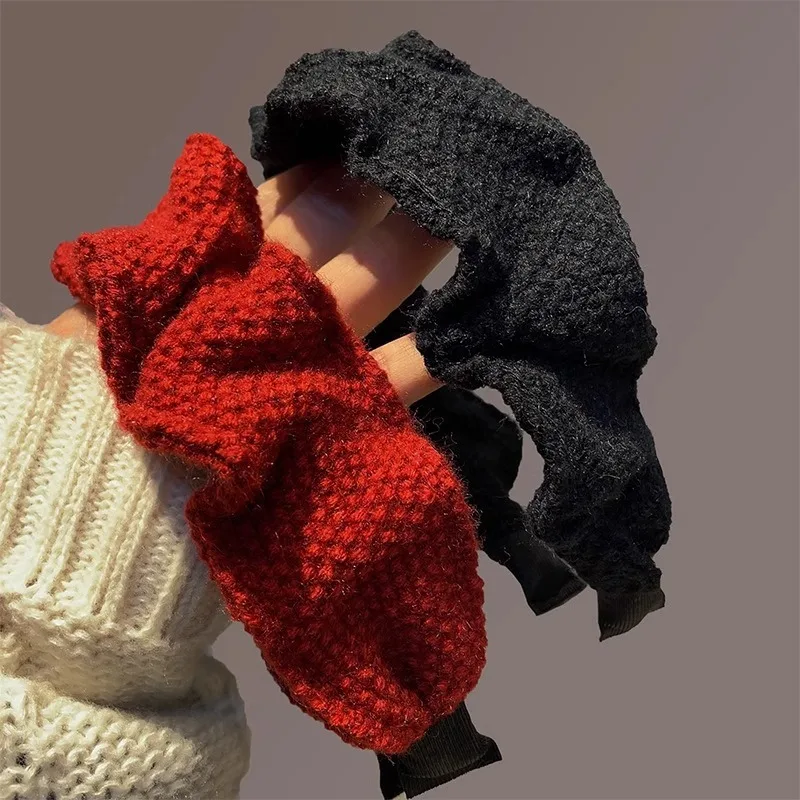 Retro Red Women's Knitted Headband with High-end Feel, Pleated Wide Edge Pressed Hair Accessories, Creative and Beautiful Design