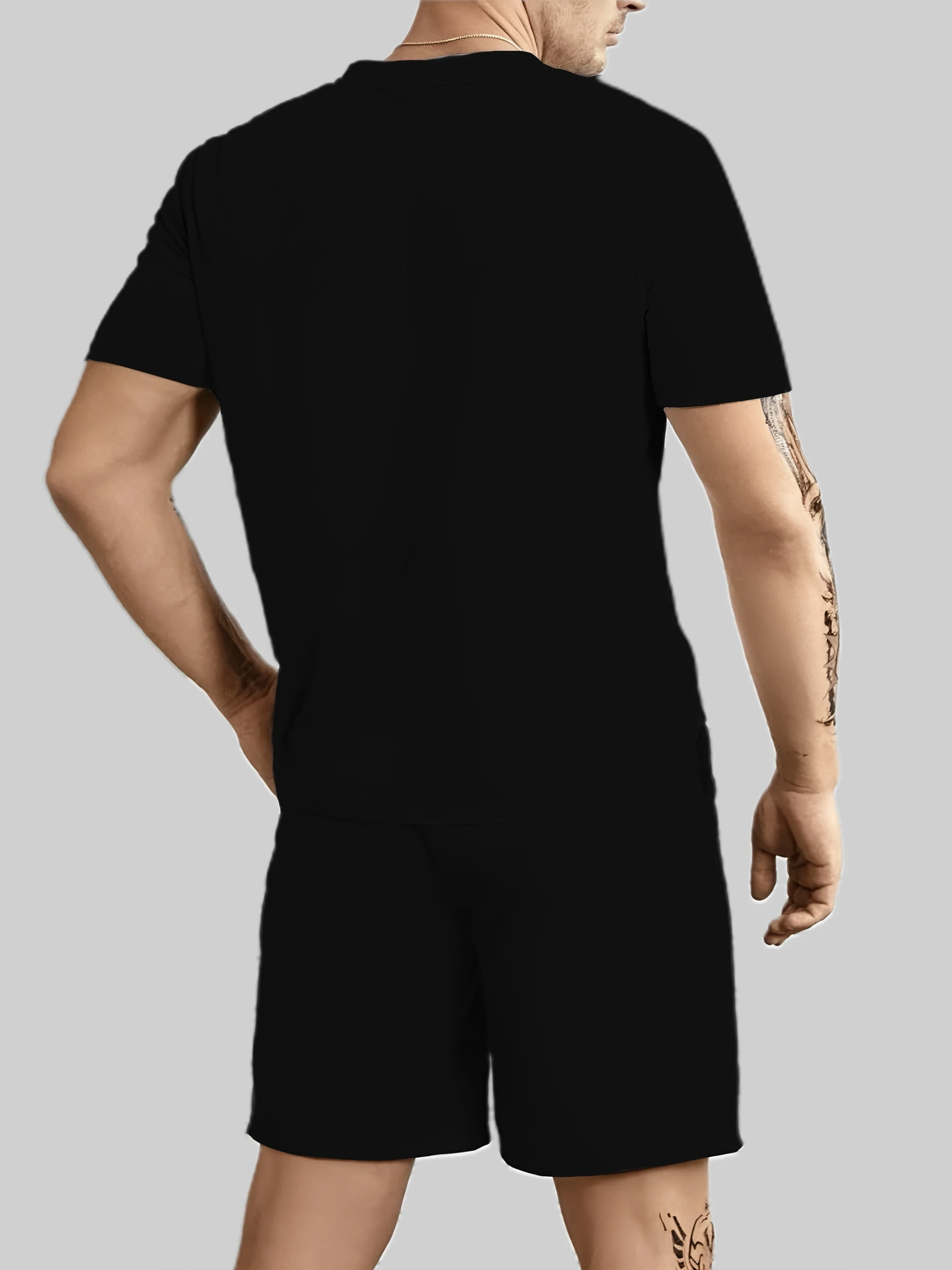 Рисунок 3 - Костюм спортивный мужской с принтом K