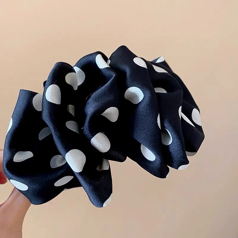 15cm Polka Dot Pleated Gripper Black Hair Claw Clip For Women Thick Curly Hair Crabs Claw French Elegant Hairpin Hair Accessory
