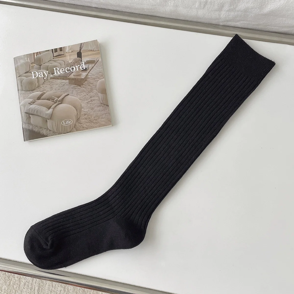 1 Paar Damen-Kniestrümpfe in Schwarz, Weiß und Grau, lang, gerippter Strick, Slouchy-Stiefelsocken, weich, warm, für Damen und Mädchen – Detail 9