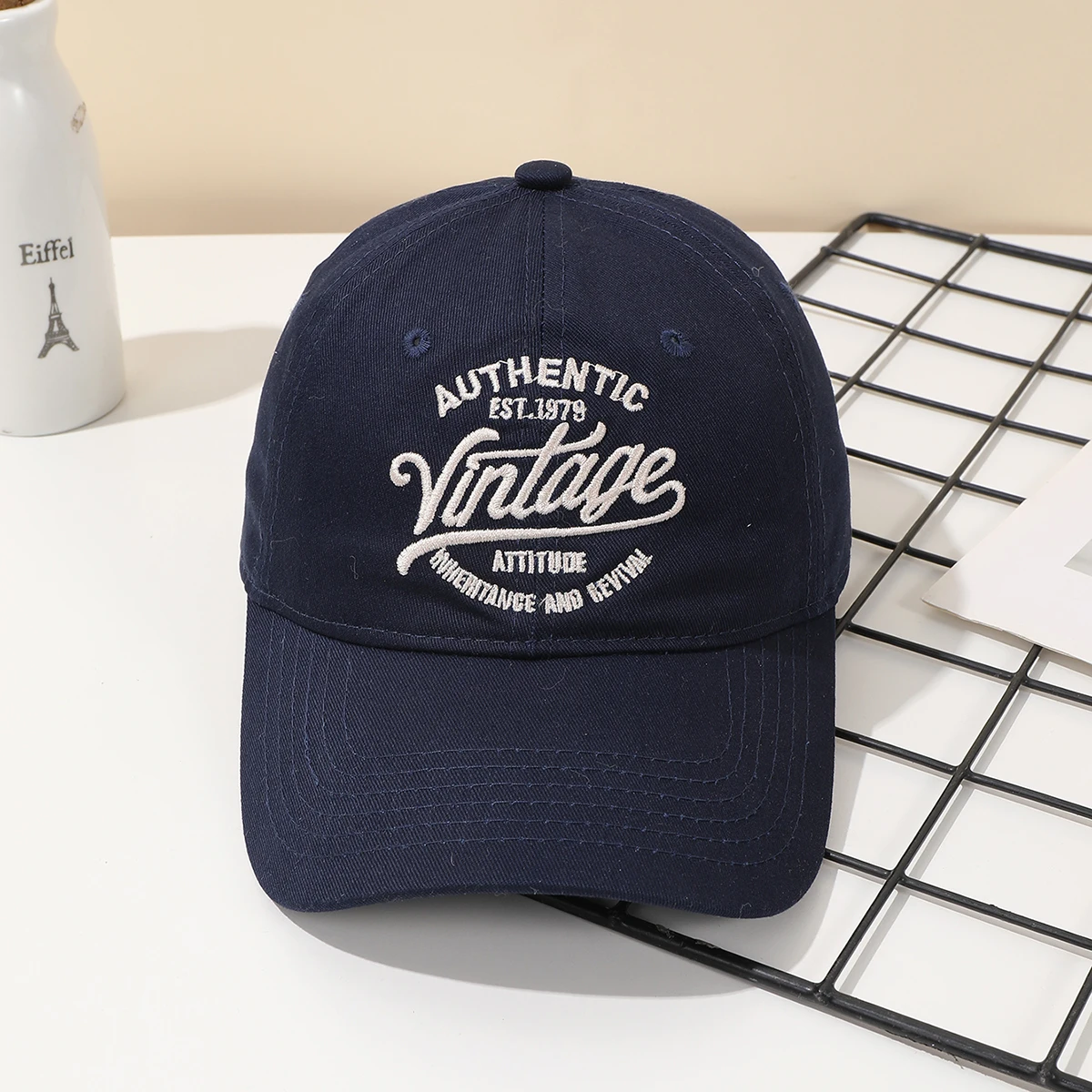 Herren-gestickter Buchstabe, koreanische Version, verstellbare Baseballkappe im europäischen und amerikanischen Stil, tägliches lässiges Outdoor-Sport-Outfit – Detail 5