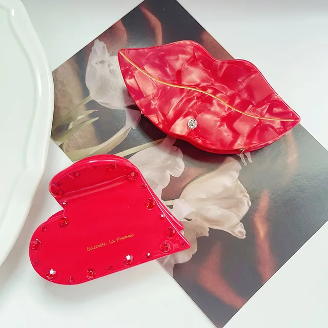 Fashion Acetate Sexy Red Lips Hair Claw Crab Hair Clip: A Stylish Accessory for Fashion-Forward Women