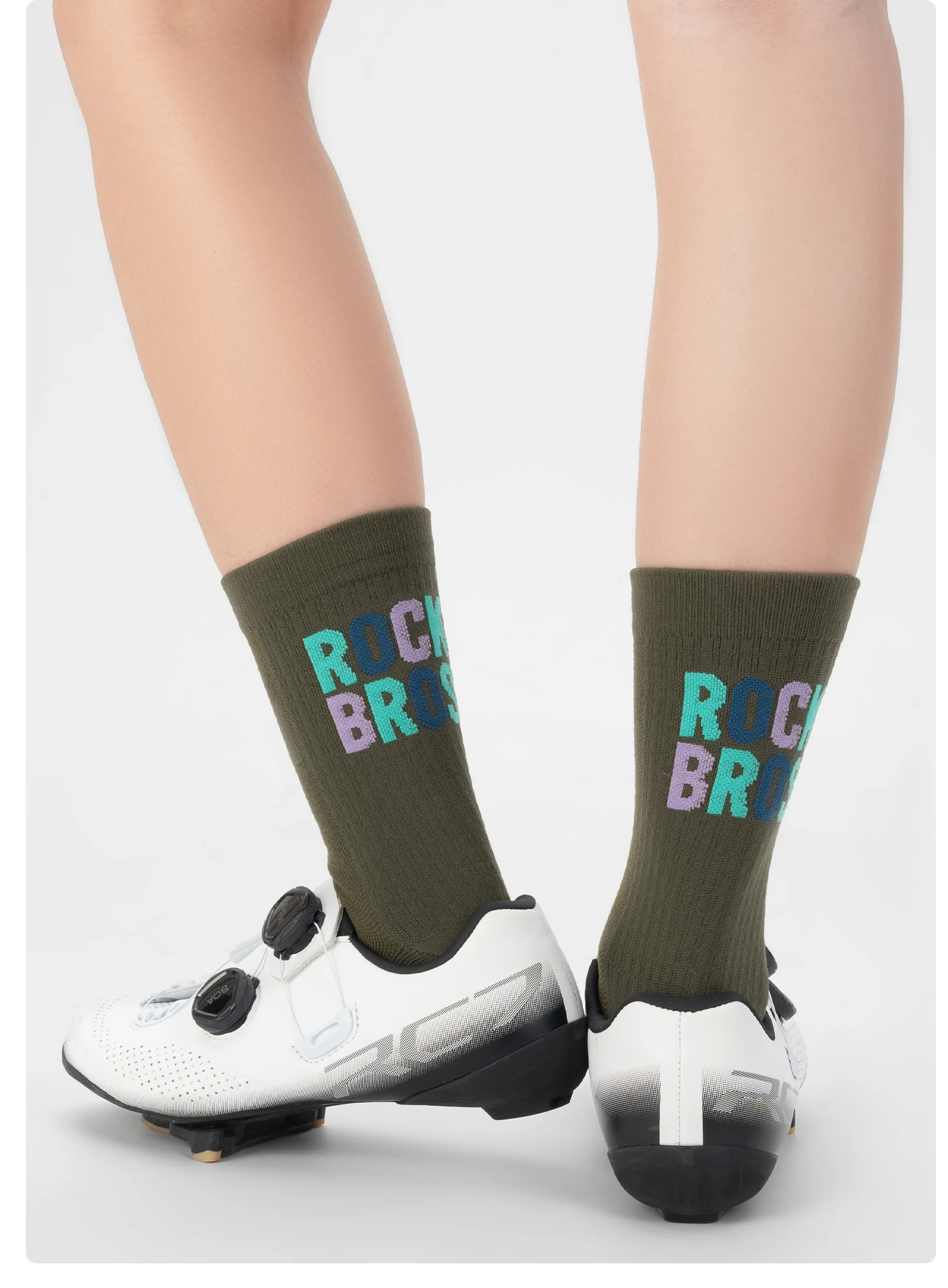 Elastic breathable socks