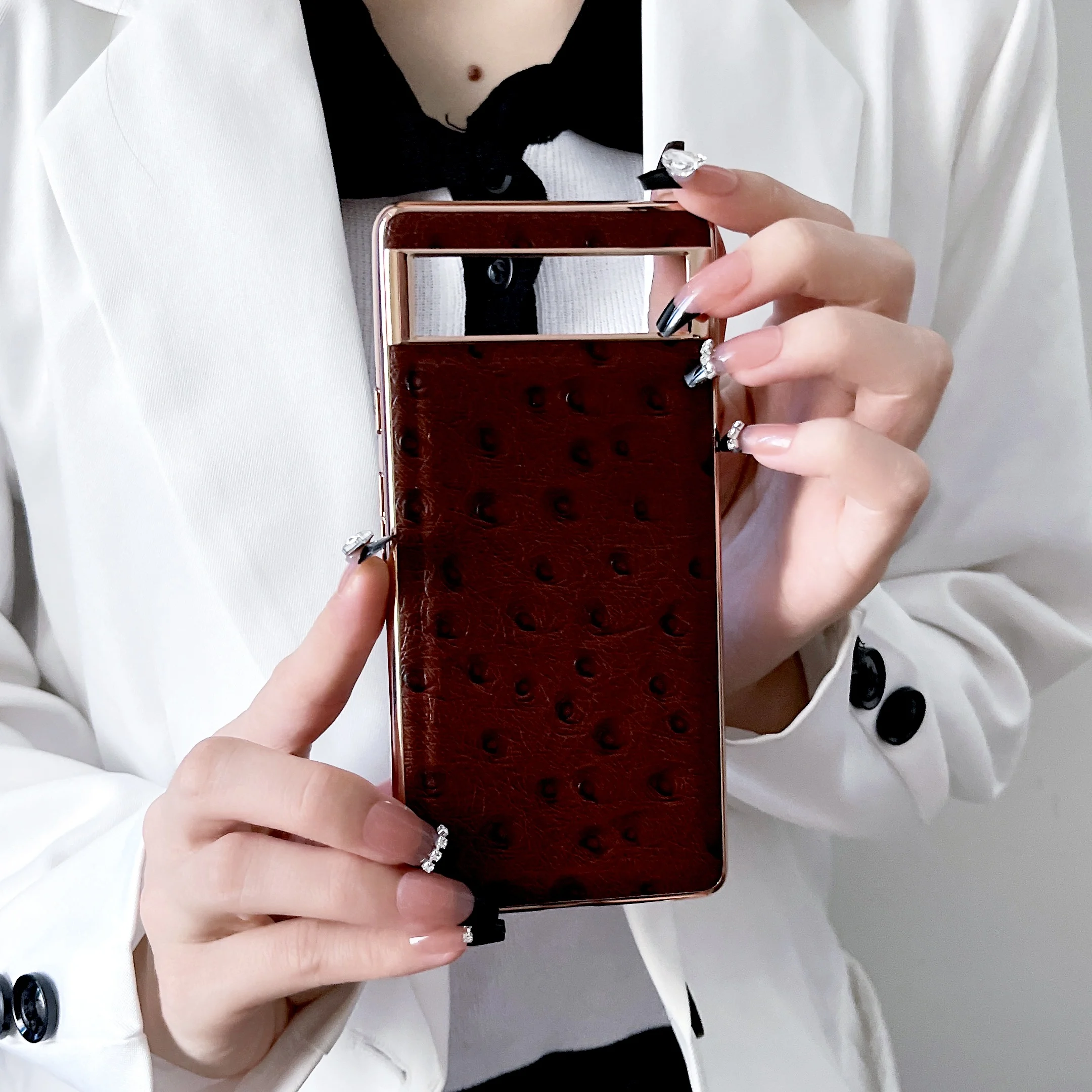 Retro Genuine Cowhide Leather Phone Case for Google Pixel 8 7 Pro 6A  Classic Ostrich Skin Pattern Glossy Frame Armor Back Cover