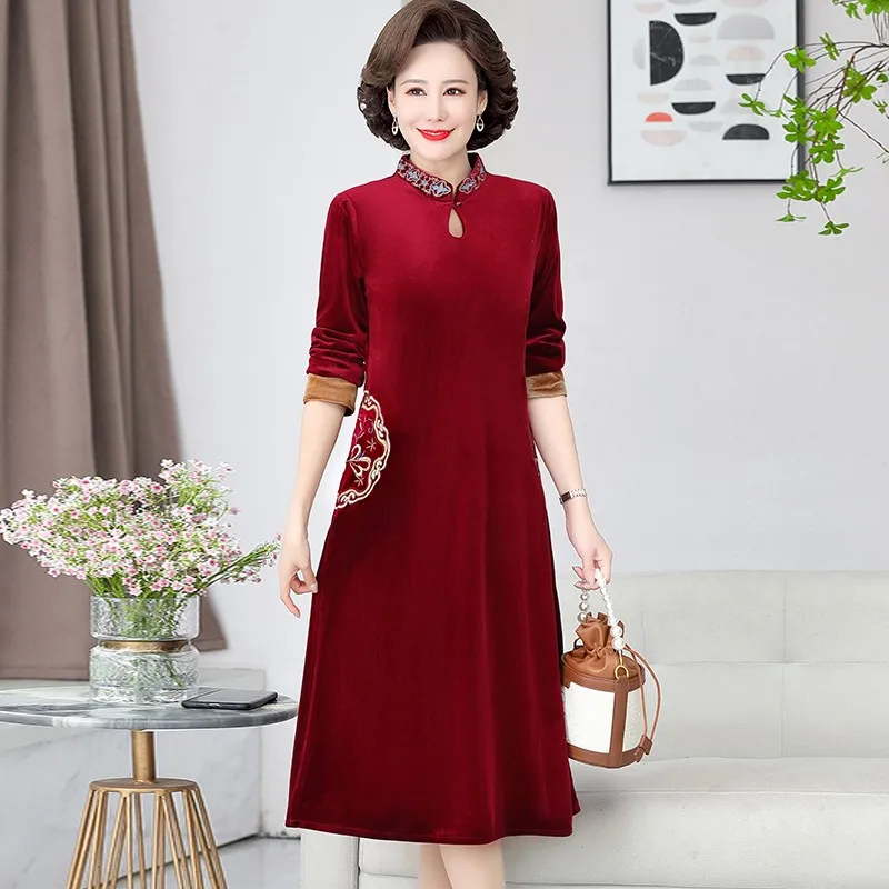 

Women Golden Velvet Improvement Cheongsam Dress 2022 Spring High-end Middle-aged Mother Elegant embroidery Party Dress