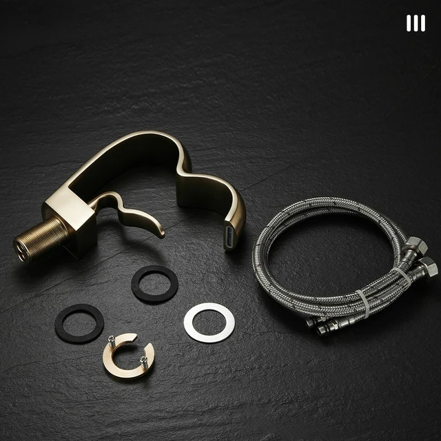 ก๊อกน้ําอ่างล้างหน้ารูปหัวใจทองเหลืองหรูหราห้องน้ําตู้ห้องน้ําใต้เคาน์เตอร์อ่างล้างหน้าก๊อกน้ําร้อนและเย็นป้องกันการกระเซ็น 5