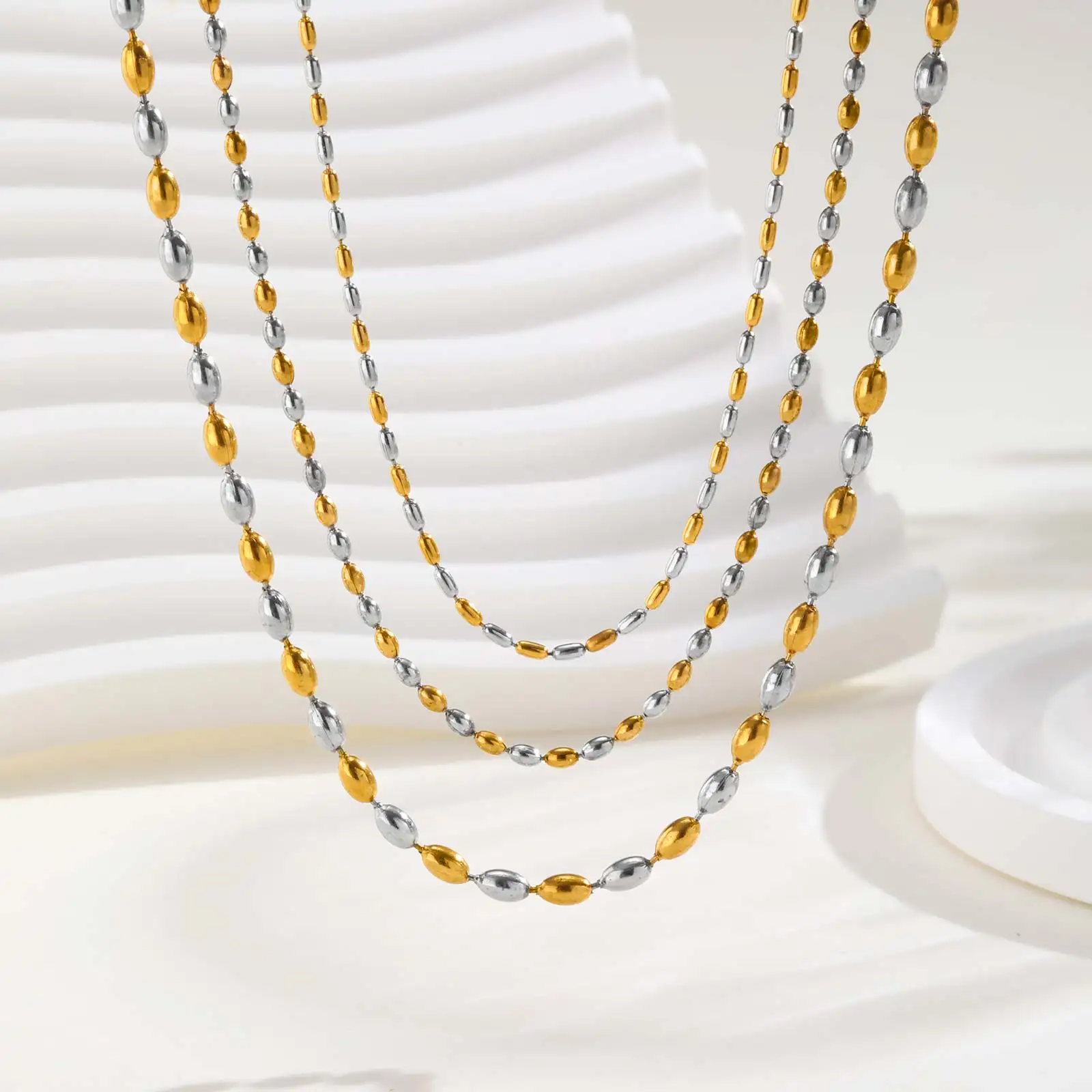 18 Karat vergoldete zweifarbige ovale Perlenkette für Damen, Schlüsselbein-Halskette aus Edelstahl, Modeschmuck-Geschenk