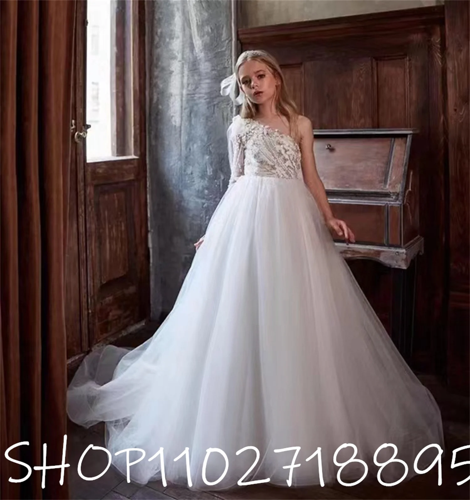 

2022 Lovely Flower Girl Dress Scoop Neck Sleeveless Appliques Prom Pageant First Communion Dress Cute Vestidos De Novia