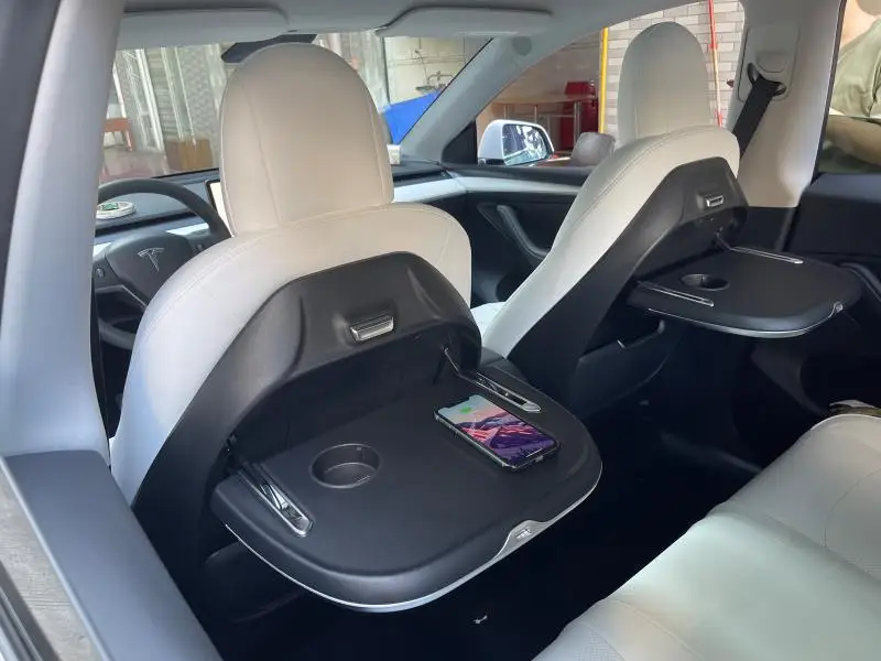 Foldable table for Tesla Model Y and 3