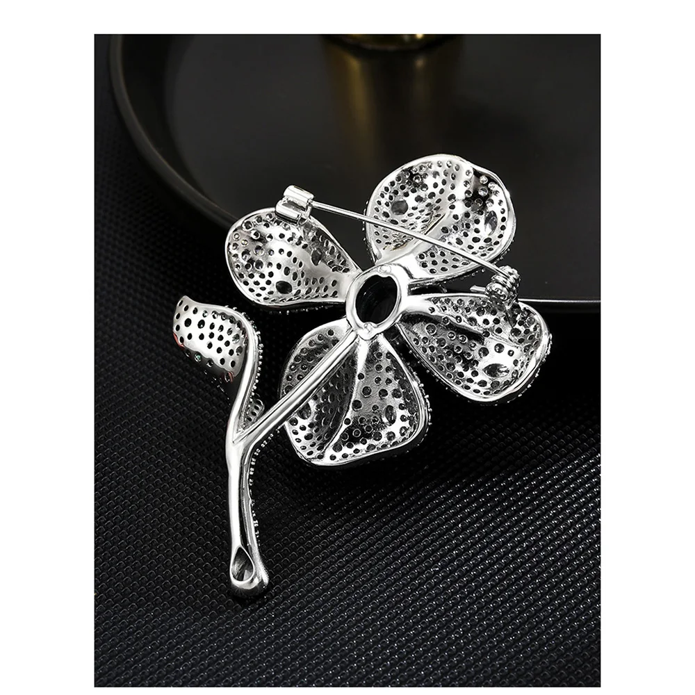 Elegant Shining Cubic Zircon Temperament Flowers Brooches Jewelry For Female New Arrival Luxury Crystal Corsage Pins wholesale