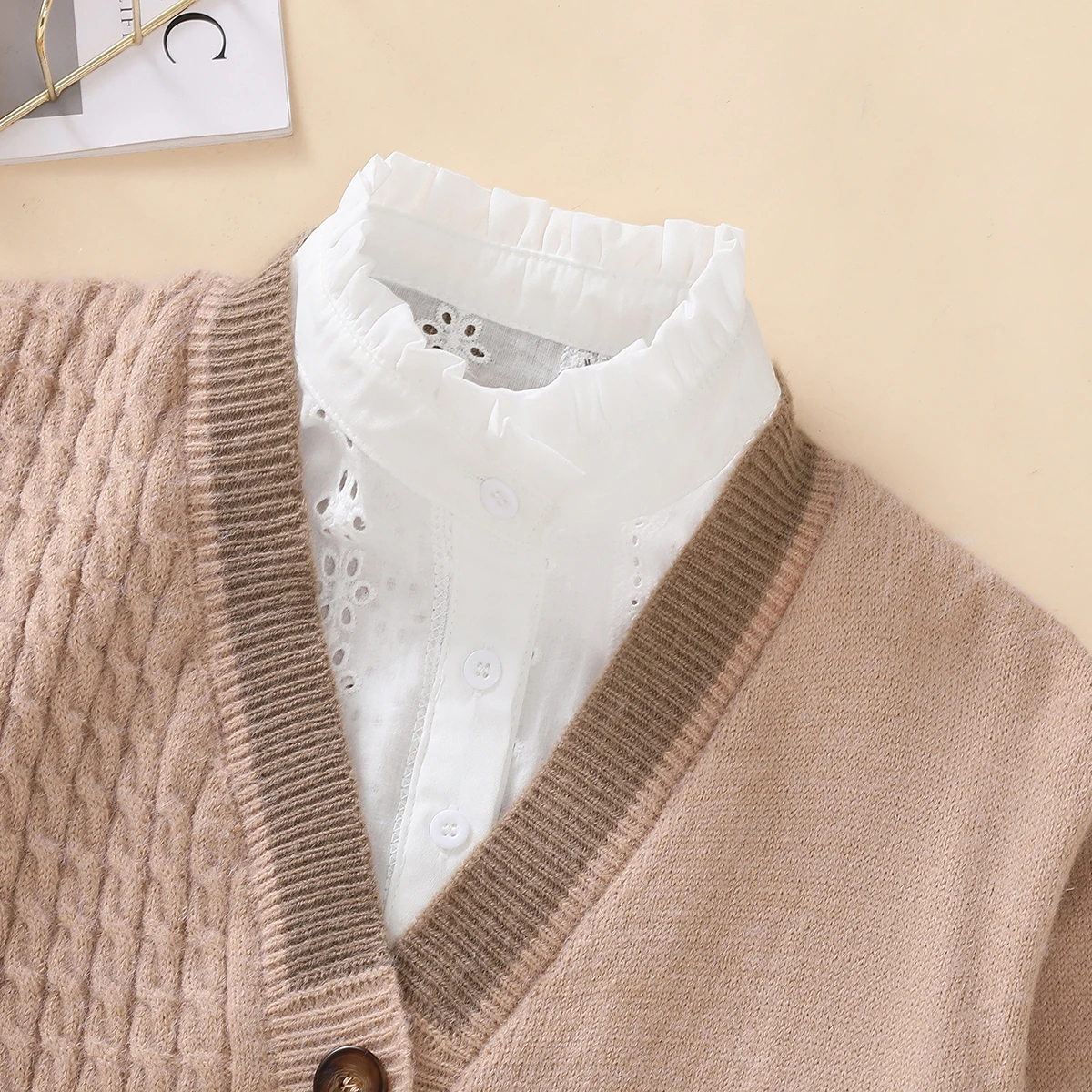 Women's Hollowed Out Breathable Detachable Fake Collar