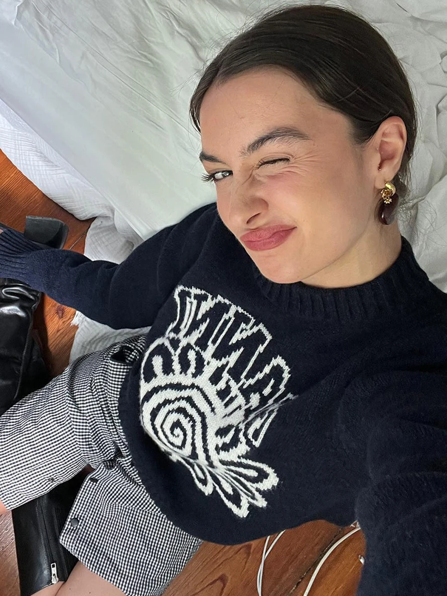 

Flower Graphic O-neck Pullover For Women 2023 New Autumn Long Sleeve Vintage Fashion Jumper Top Chic Causal Letter Sweater Femme