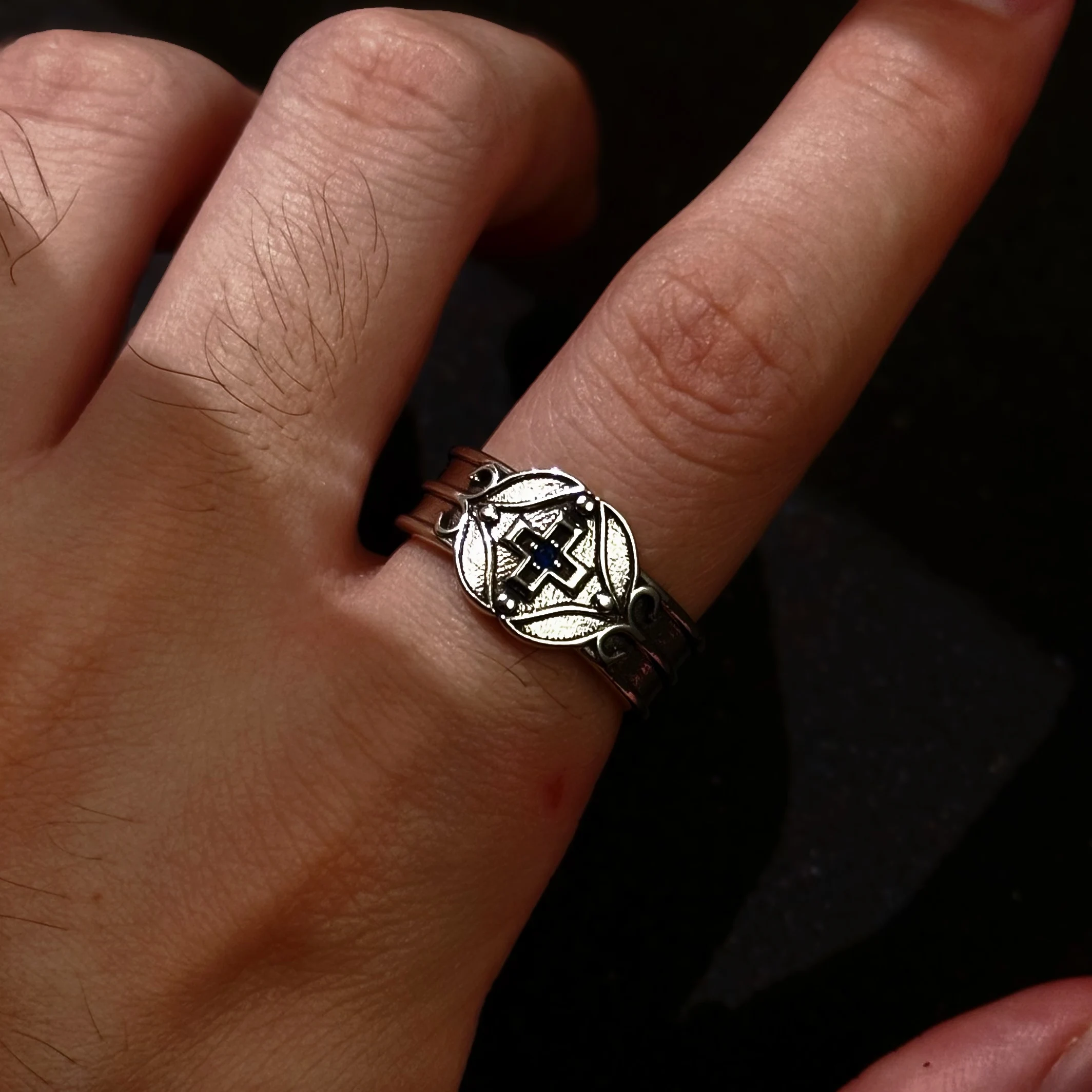 Retro Nacht Kreuz Einstellbare Offenen Ring Für Frauen Männer Silber-überzogene Kupfer Punk Gothic Edgy Schmuck Unisex Zubehör Cooles geschenk – Detail 2