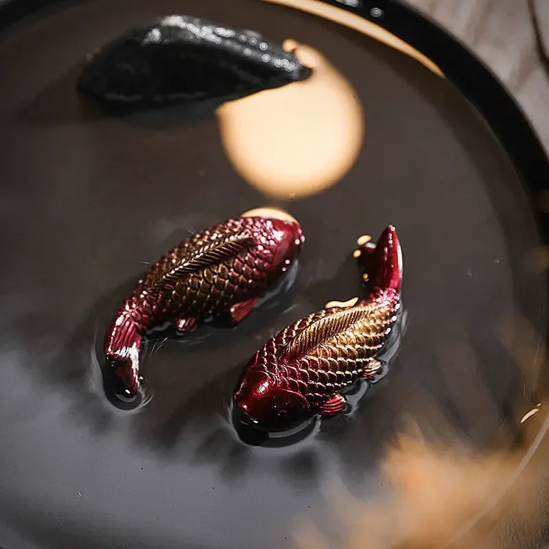 Colour-changing Koi Carp Creative Desktop Tea Table Ornaments Decorations Two Fish Report Happiness Zen Teaware Accessories tea pet ornaments