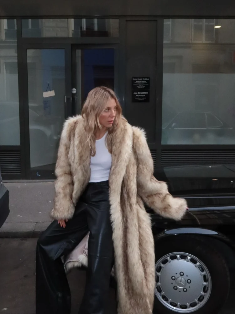 Chic Gradient Lapel Cropped Faux Fur Coat Women Fashion Long Sleeve Short Thickening Jacket Winter New Ladies Highstreet Outwear 3