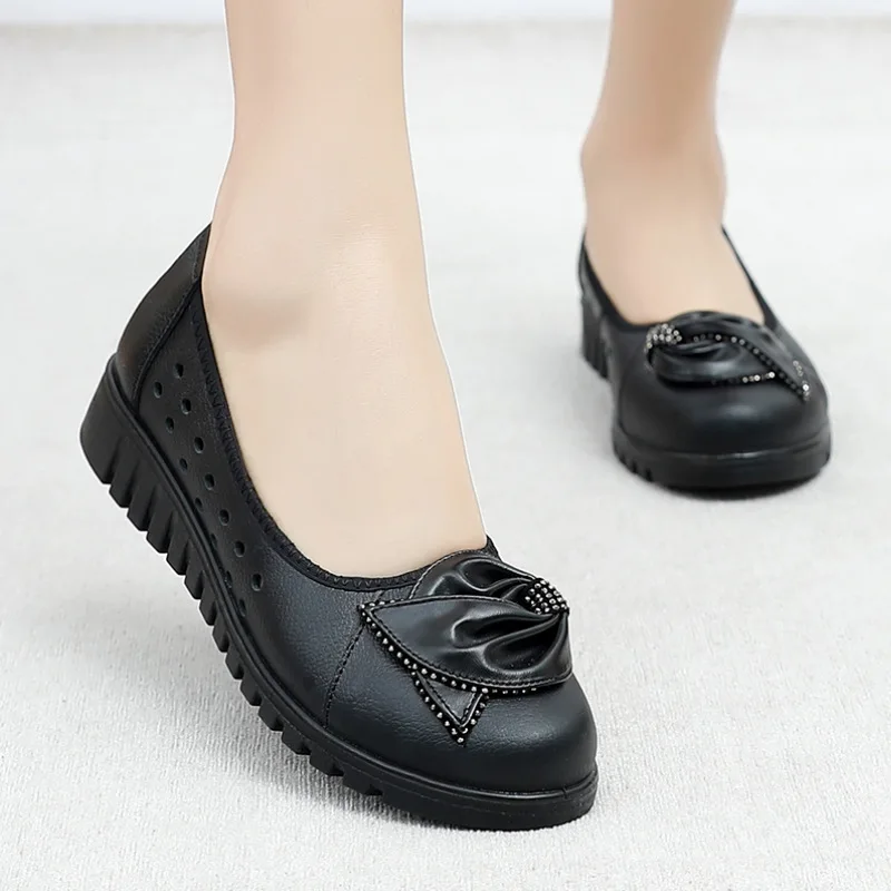 2023 New Autumn Women's Shoes Fashion Loafers Casual Women Leather Flat Shoes Ladies Slip On Comfortable Black Work shoes