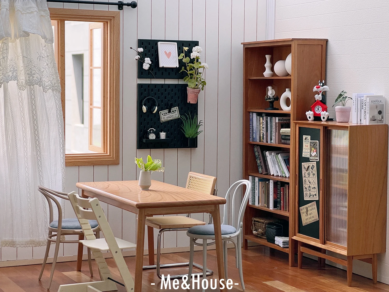 1/6 bjd ob11 miniature dollhouse furniture Mini model Red Cherry Wood Locker/Magnetic Blackboard Cabinet 3