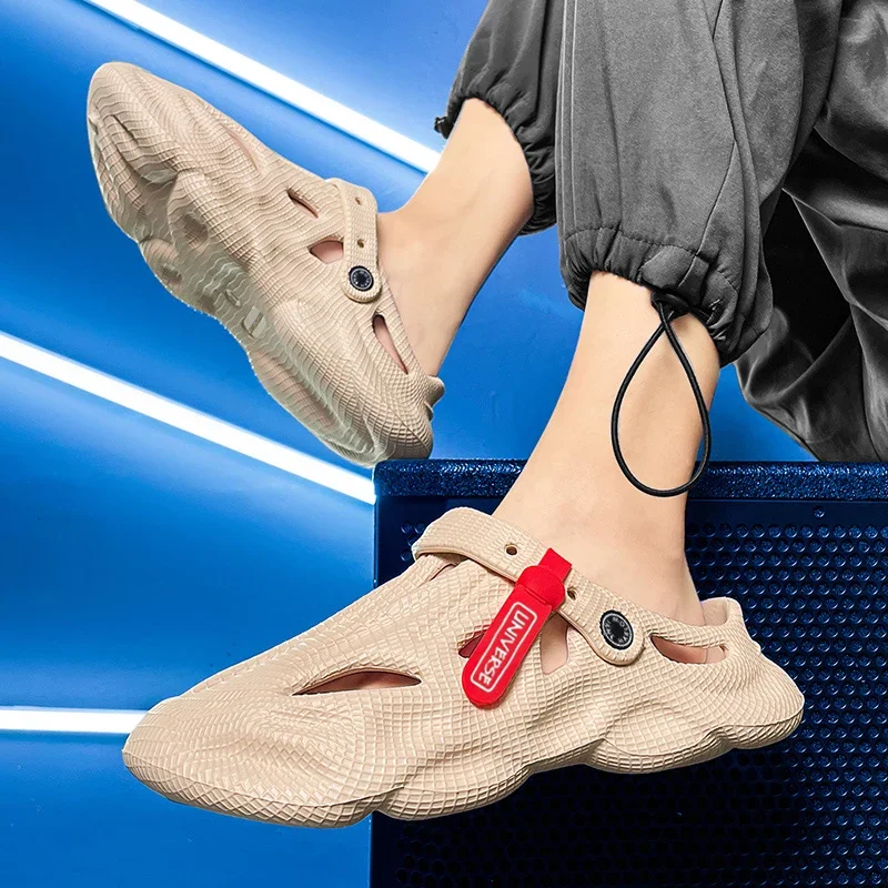 Summer Men's Clogs Sandals Lightweight Breathable Anti-slip Beach Slippers Men Outdoor Slippers Clogs