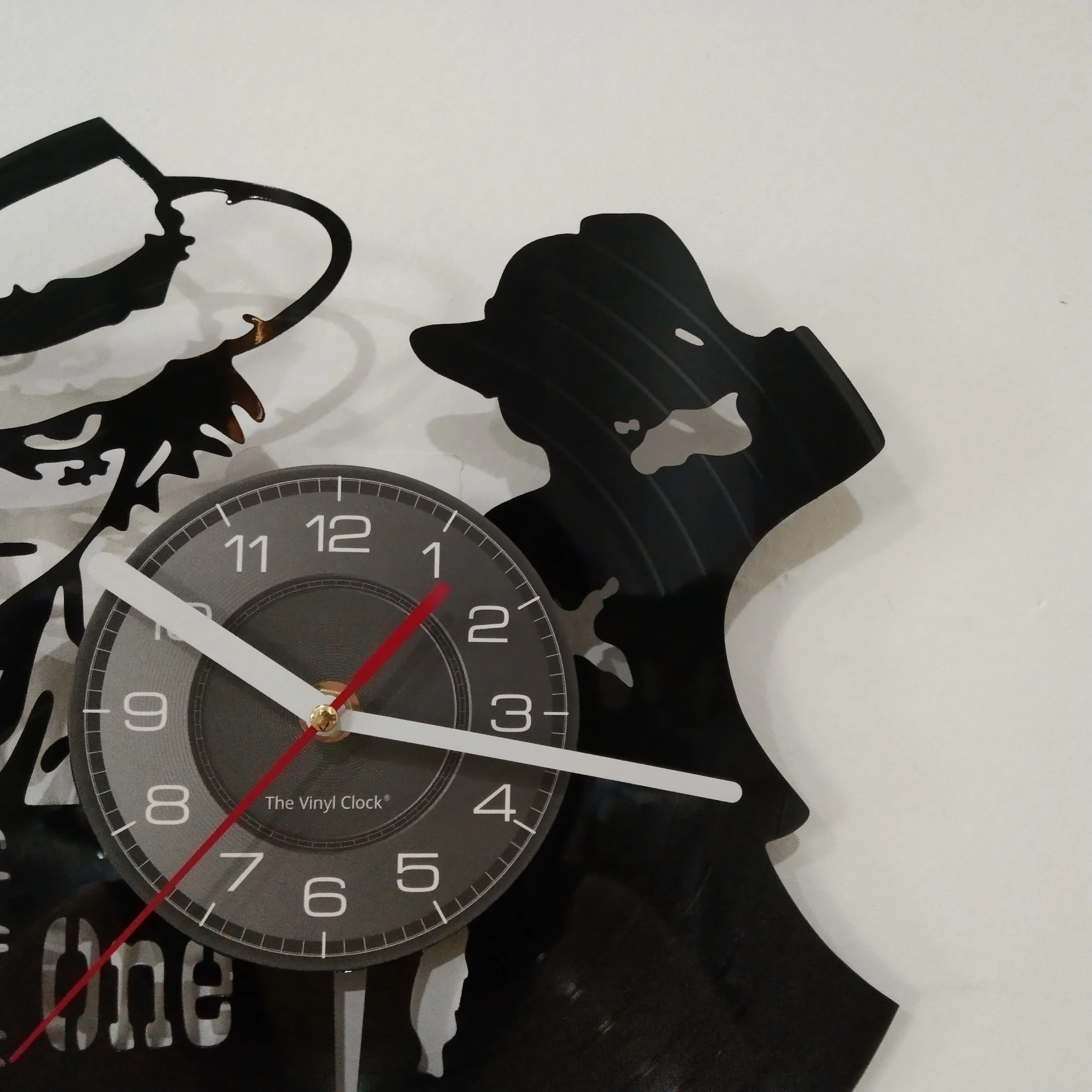 ONE PIECE Vinyl Record Wall Clock For Manga Mystery Luffy Character Cut Out Music Album Longplay Wall Clock Kid Room Home Decor