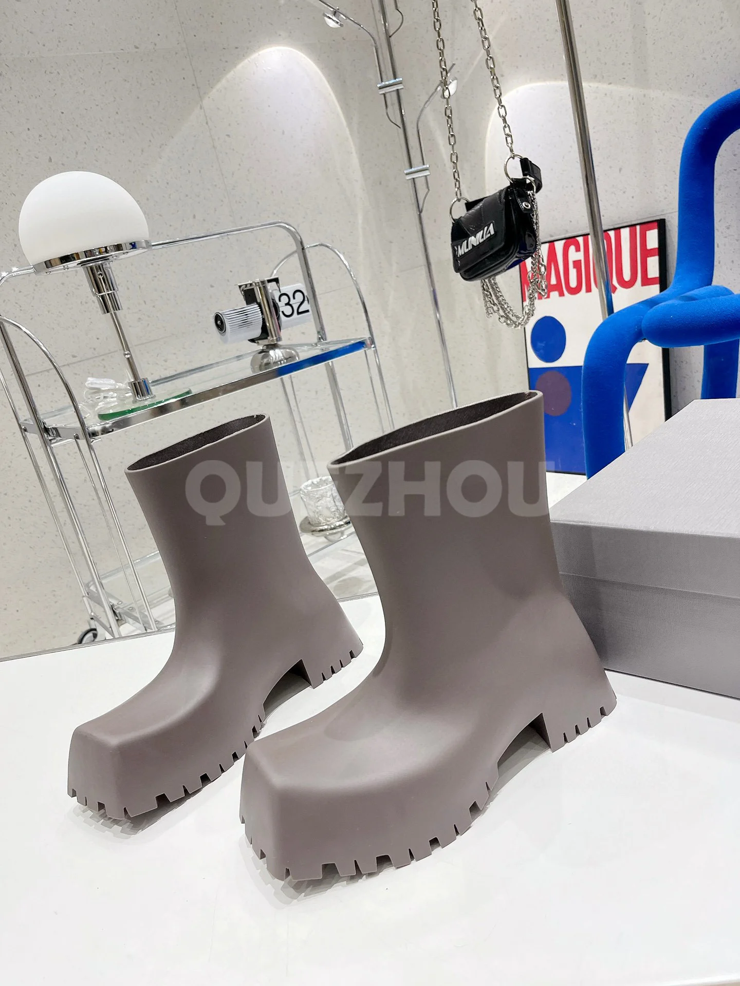 

Spring Autumn New Women Rain Boot Lntegrated Forming Design Non Slipping Sole Ladies Shoes Concise Fashion Rain Boot