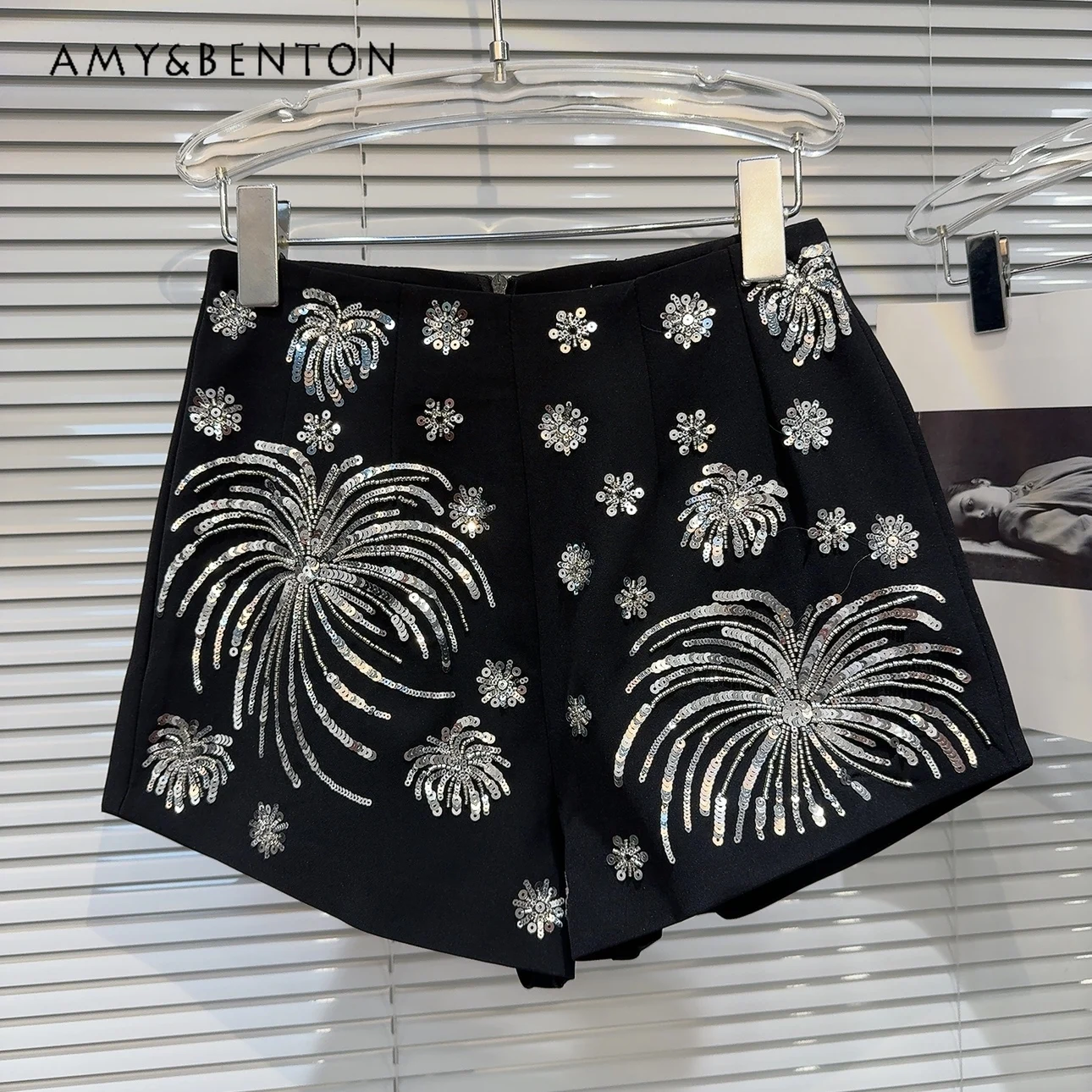 

2024 Summer New High-Grade Silver Paillette Vintage Embroidered Shorts Women High Waist Slimming Wide-Leg Pants Fashion Shorts