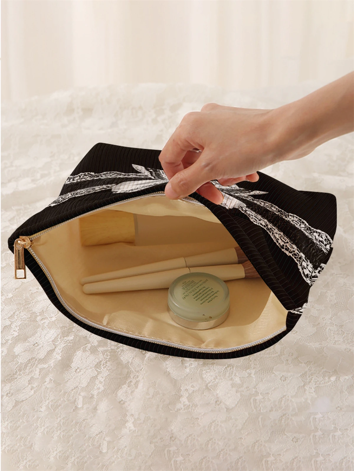 1pc Butterfly Pattern Printed Corduroy Makeup Bag, Lightweight Zipper Makeup Storage Box, Multi functional Bag with Lining