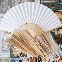 Éventails en papier blanc personnalisés avec sac en organza, gravure personnalisée, éventails de mariage, cadeaux pour invités, accessoires pour fête de mariage, cadeaux pour invités. 4